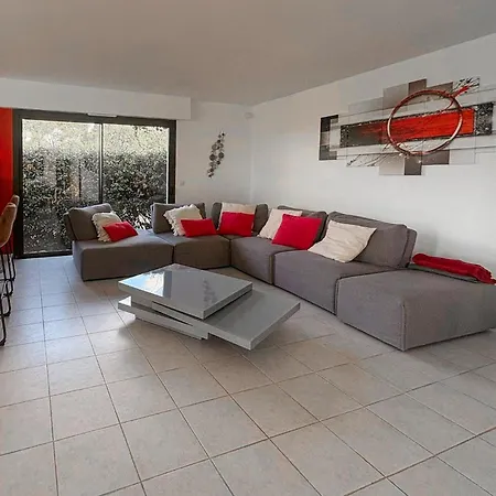 In Raphael With Private Swimming Pool, Be Inside Or Outside * Saint-Raphael (Var)