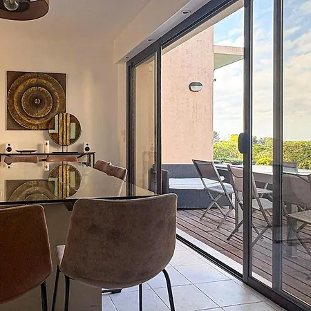 In Raphael With Private Swimming Pool, Be Inside Or Outside Saint-Raphael (Var)