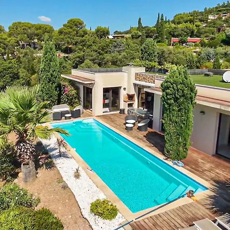 In Raphael With Private Swimming Pool, Be Inside Or Outside *